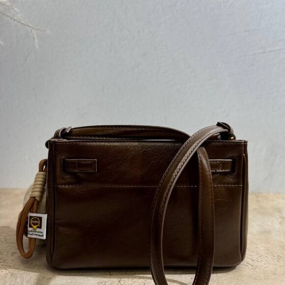 Luxury Elegance Suede & Leather Handbag - Picture 8 of 8
